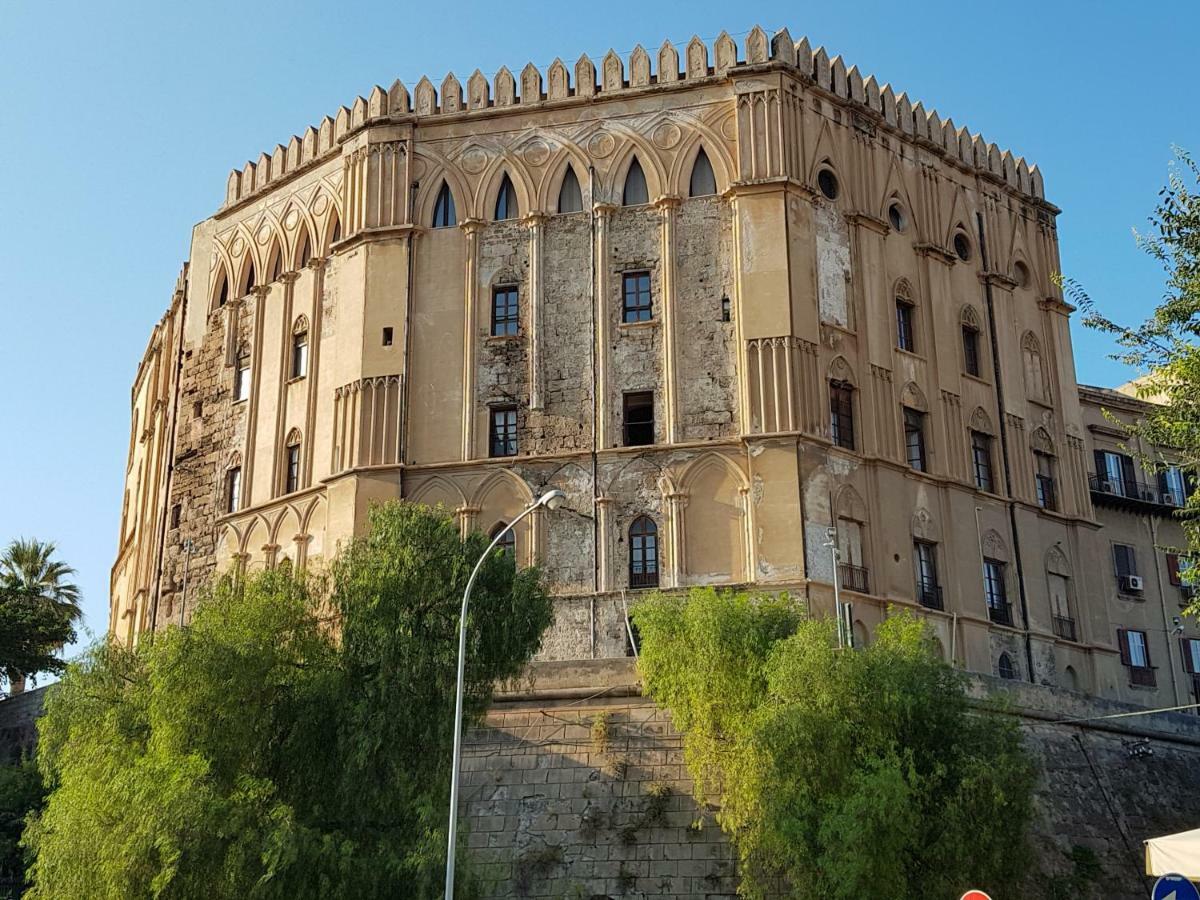 Casa Vacanze Villa D'Orleans Palermo Luaran gambar